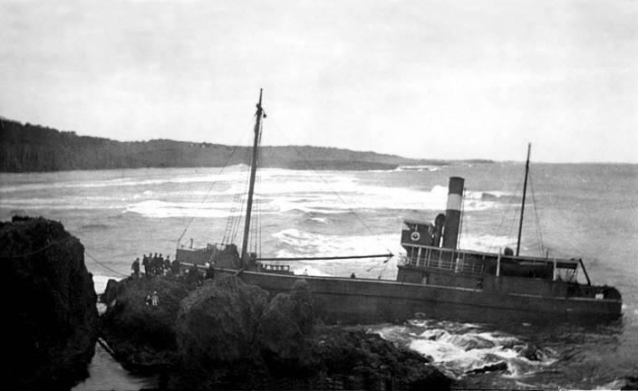 Photos of the steamship SS Bodalla wrecked on the rocks at Narooma bar
