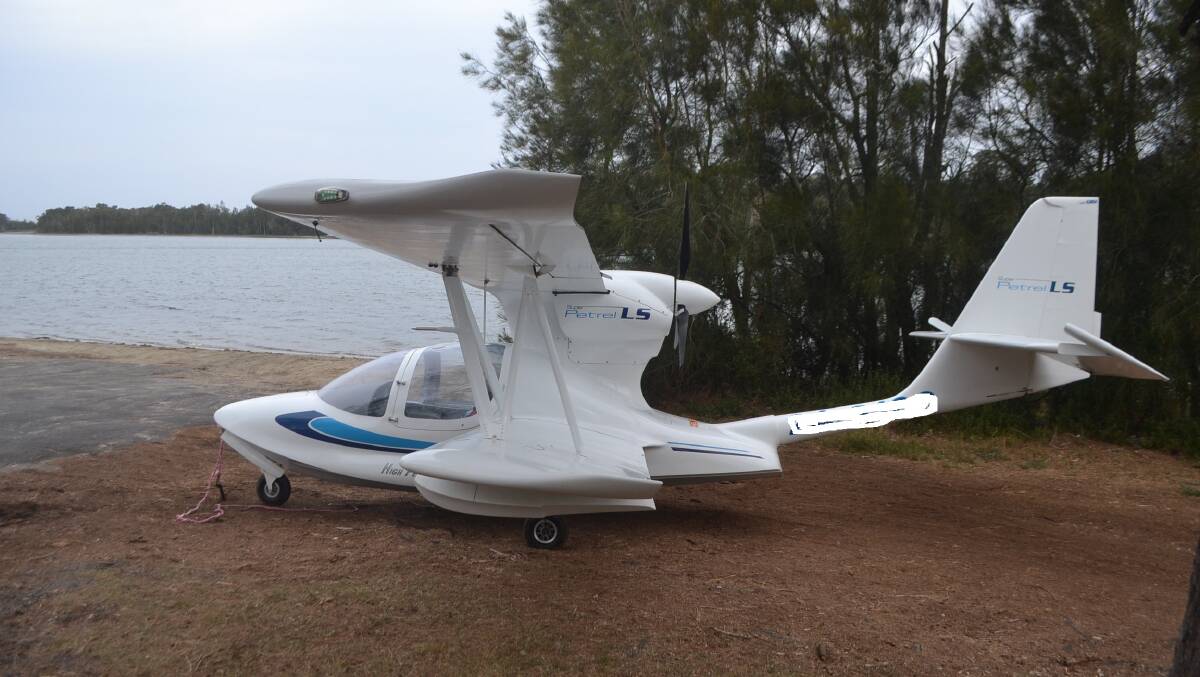 Photos of the mystery Super Petrel amphibious seaplane 