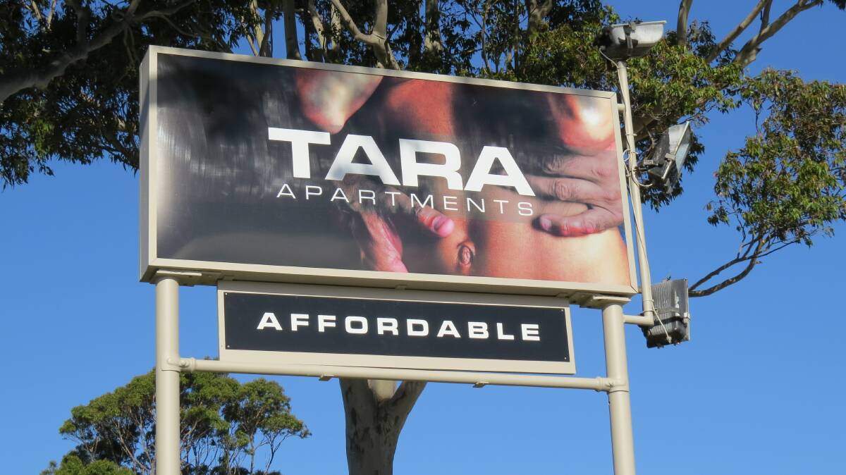 Photos of the new signs at Tara Apartments, Narooma