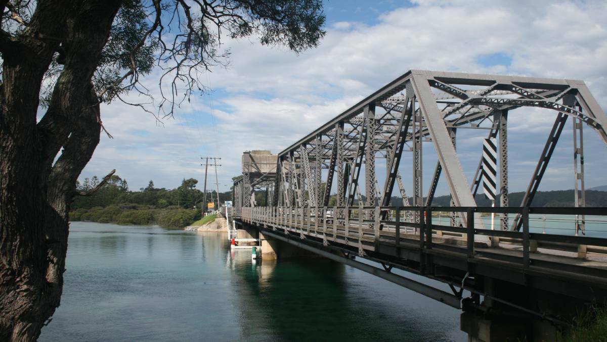 Motorists are advised of changed traffic conditions this week on the Princes Highway at Narooma Bridge. 