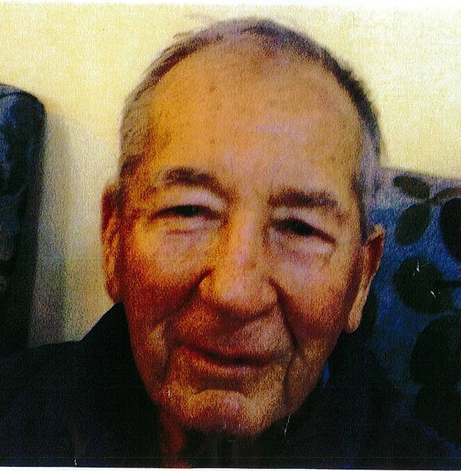 MISSING: Raymond Speechley, 77, was last seen about 4pm on Thursday at a retirement home on Ruth Place, Dalmeny.  Police say Mr Speechley may have attempted to travel to the Wollongong area.