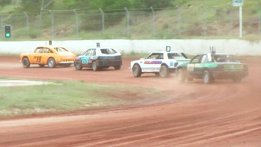 The yellow car is Dennis Richardson of Nowra in 1st place, with local boys Wayne Healey M69 2nd, then Shane Jensen M10 3rd and Todd Baxter M39 4th. 