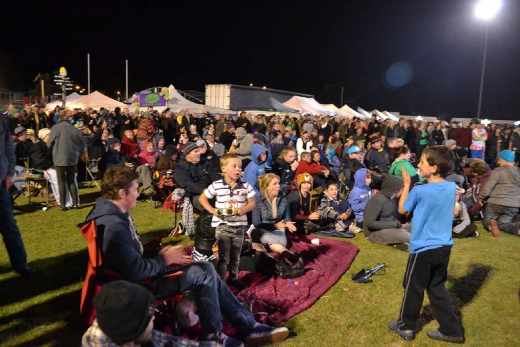 FOOTY FINALS: A huge crowd of footy fans watched the NRL grand final on the big screen.