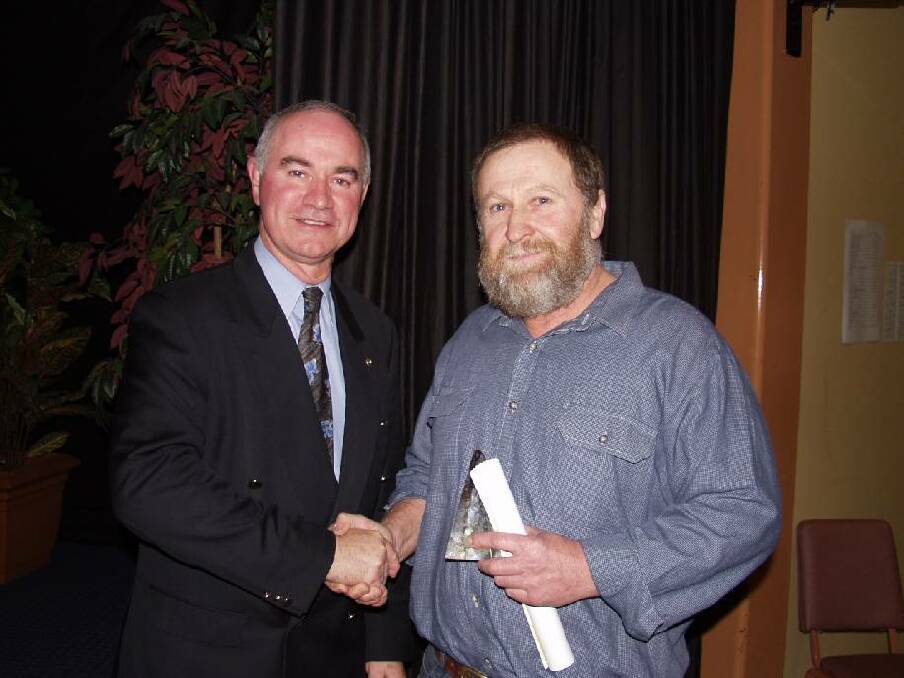 2003 Narooma Business Awards - Gary Nairn and Steve Urquart
