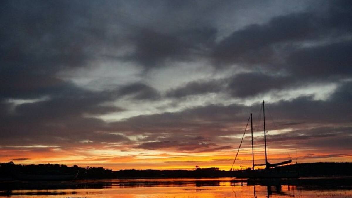This beautiful Batemans Bay sunrise was captured by Emily Belle Hackett. 