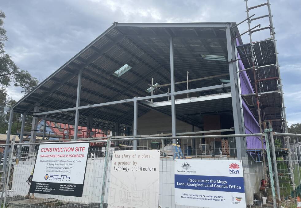 Construction of the new Mogo Local Aboriginal Land Council (LALC) building on Sydney Street is progressing quickly since the turning of the sod in July 2023. 