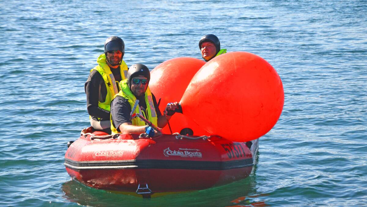 National Parks staff conduct annual whale disentanglement refresher training at Narooma in preparation for the annual migration in 2017. Photo credit: OEH/Mike Jarman 