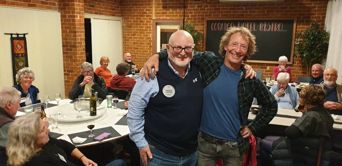 Narooma Rotary President Andrew Lawson and Cobargo BlazeAid coordinator Peter
Provost at the dinner for Cobargo BlazeAid volunteers on Thursday sponsored by
Narrandera and Narooma Rotary Clubs.