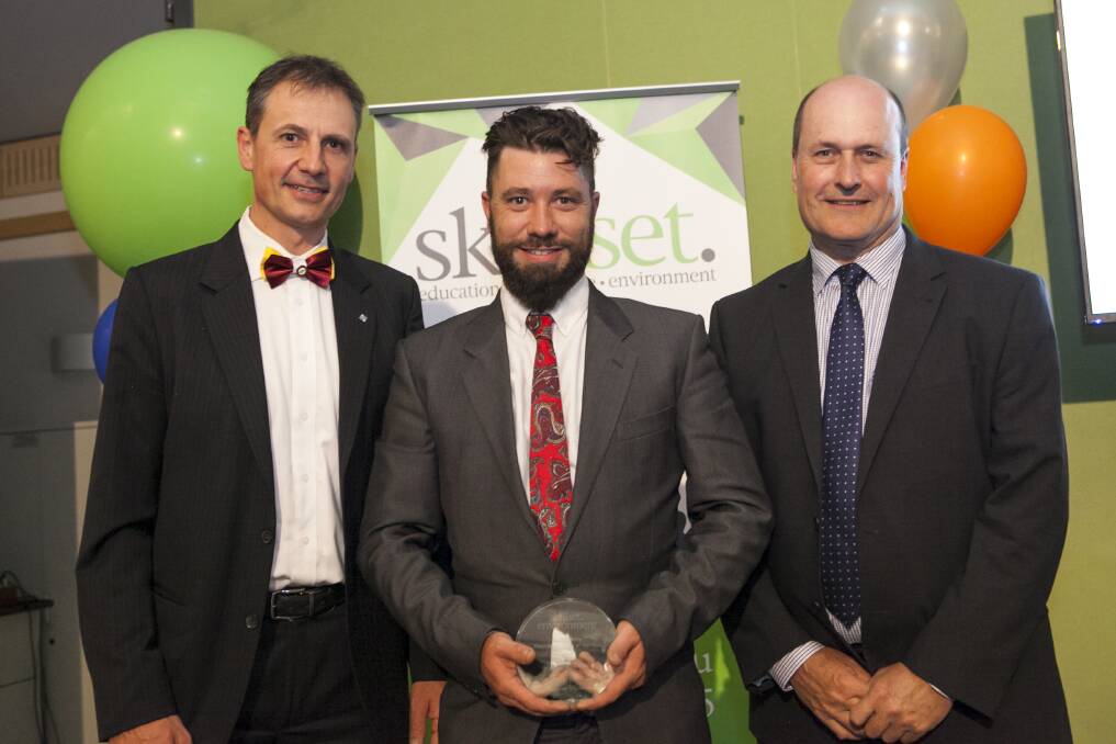 Green Army Team Supervisor of the Year Damon Lane (centre) with Skillset Environment Senior Manager Ashley Bland and Parkes Shire Councillor Allan Ward.
