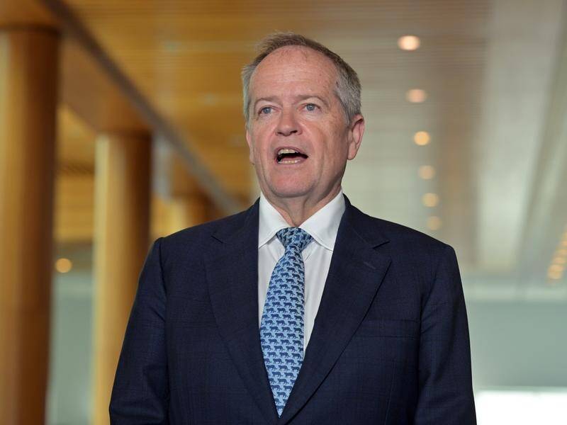 NDIS Minister Bill Shorten has vowed to crack down on unregistered service providers. (Mick Tsikas/AAP PHOTOS)