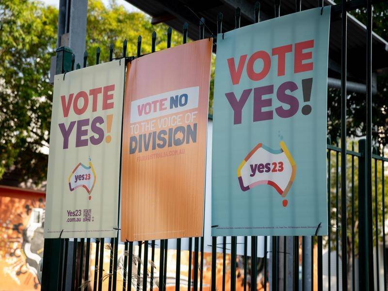 Debate continues to rage over the 'yes' and 'no' vote for the voice as the referendum nears. (Esther Linder/AAP PHOTOS)