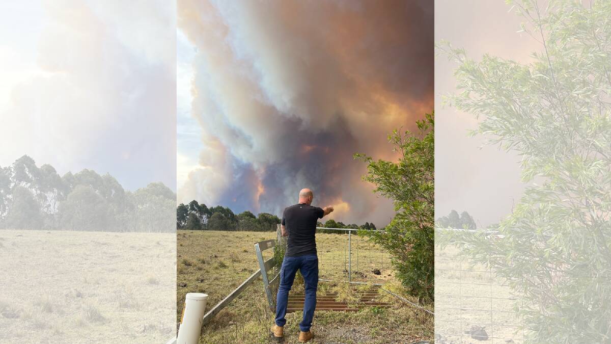 Murrah resident Steve Mazabow watching the Coolagolite Road fire coming towards his home. Picture by Vanessa Forbes
