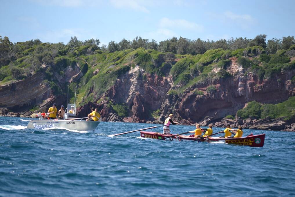 Here they come! Bulli Open Men were relentless and chased down Narooma again at the very end. Photo: Stan Gorton, Narooma News